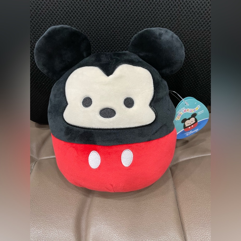 Kelly toys Squishmallow 2023 Disney’s Mickey Mouse 8”. New with tags.